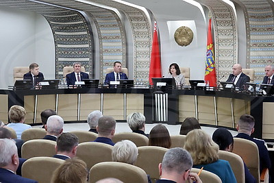 Кочанова: мы должны уметь слушать людей, а поступающие вопросы - рассматривать эффективно