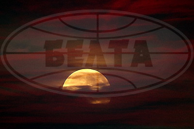 "Бобровая луна" над Беларусью