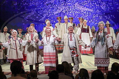 Легендарной "Несцеркой" открыли юбилейный 100-й сезон артисты Коласовского театра