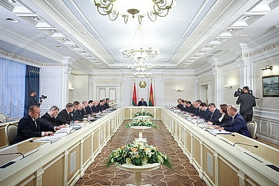 Лукашенко провел совещание с руководством Совета Министров