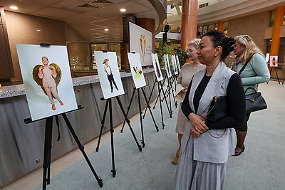 При поддержке МИД в Минске открылась инклюзивная выставка воспитанников центра коррекционного обучения