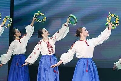 С ритмом танца в сердце. Народный ансамбль "Лявоніха" отметил 70-летие в Витебске