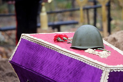 В Ветке захоронили военного летчика, погибшего при обороне Ленинграда в 1943-м