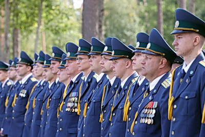 Около 180 молодых таможенников приняли присягу на "Партизанской криничке" под Гомелем