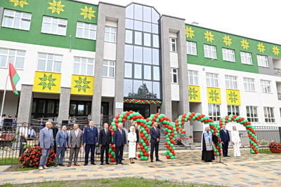 После реконструкции распахнула двери школа №1 в Лунинце