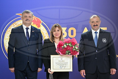 Лучшие работники спортивной отрасли отмечены наградами НОК и Минспорта