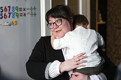 "У меня было около 70 детей". Маму-воспитательницу поздравили с Днем женщин в Минске