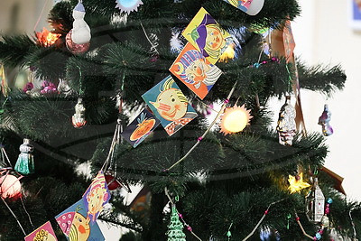 Более 2 тыс. елочных игрушек, гирлянд и открыток разных эпох представили на выставке в Могилеве