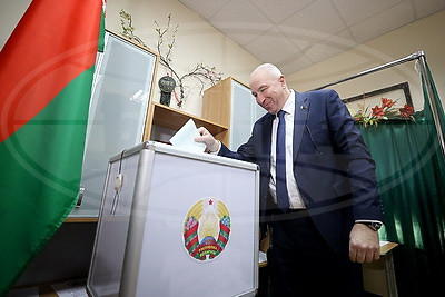Караев проголосовал на выборах Президента