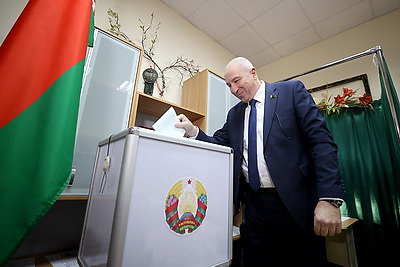Караев проголосовал на выборах Президента