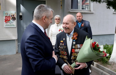 "Будьте всегда первыми, победителями". Ветеран Николай Касперович дал наказ молодежи