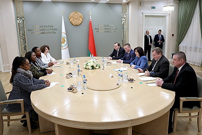 Кочанова проводит встречи с международными наблюдателями
