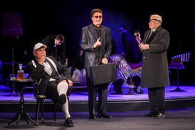 В Брестском академическом театре драмы состоялся премьерный показ спектакля "Маскарад"