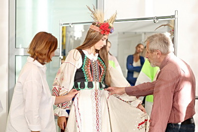 "Дизайн пока держим в тайне". Финалистки "Мисс Беларусь" примерили костюмы топ-10