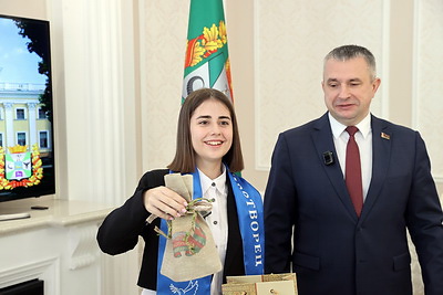 Школьница из Гомельского района получила семена арбуза от Президента