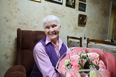 "Не верится, что 90!" Блокадница Ленинграда Лилия Зимовская о том, как выглядеть на 20 лет моложе