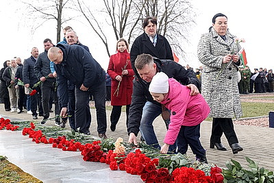 Митинг памяти жертв Хатыни состоялся в мемориальном комплексе "Дремлево"
