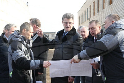 Кухарев осмотрел стройплощадку нового технопарка