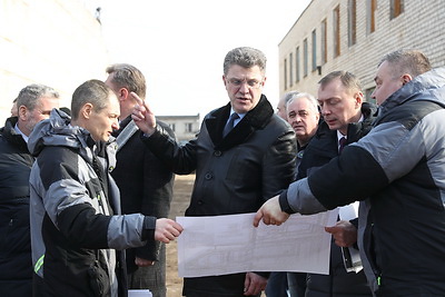 Кухарев осмотрел стройплощадку нового технопарка