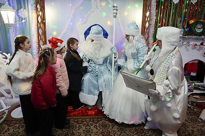 В Глуске открылась усадьба Деда Мороза