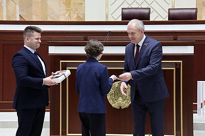 Сергеенко - молодежи: быть гражданином - это не только масса прав, но и масса обязанностей