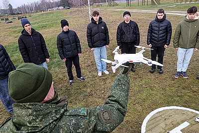 Полет нормальный. Первый набор операторов беспилотников завершает курс подготовки в БелГУТе