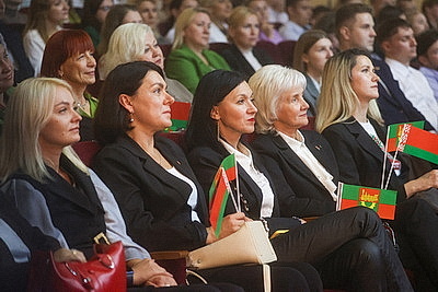 Республиканская акция "Беларусь адзiная" собрала в Кобрине около 650 участников