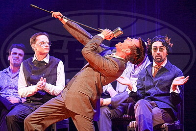 Премьеру спектакля "12 стульев" представил Драматический театр имени М.Горького