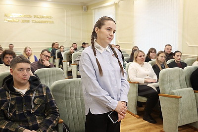 Жилье, работа, услуги, досуг. Решение каких вопросов важно для сельской молодежи