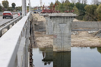 Новый мост через реку Сож возводят в Гомельской области