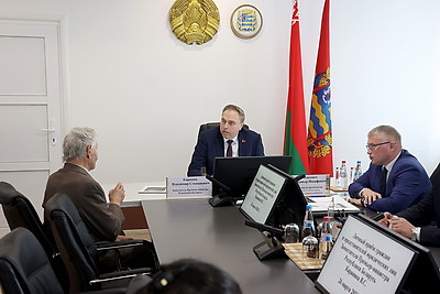 Караник провел прием граждан в Пуховичском районе