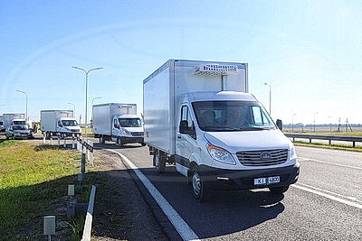 Партию школьных автобусов и авторефрижераторов закупили в Брестской области к началу учебного года