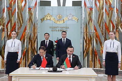 Беларусь и Китай подписали декларацию об углублении сотрудничества в высшем образовании