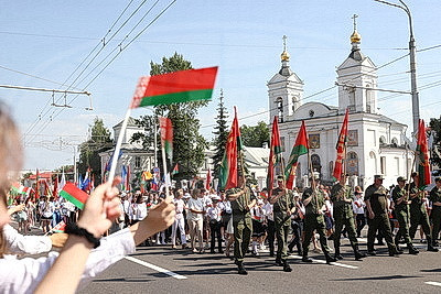 Маршем Победителей стартовали Дни молодежи в фестивальном Витебске