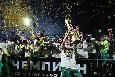 Футболисты "МЛ Витебск" впервые стали чемпионами Беларуси