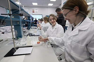 Лаборатория химического анализа и обучения открылась в Лицее им. Ф.Э.Дзержинского БГУ