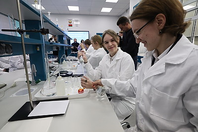 Лаборатория химического анализа и обучения открылась в Лицее им. Ф.Э.Дзержинского БГУ