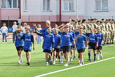 Пусть загораются яркие спортивные звезды. Новый стадион открыли в Ельске