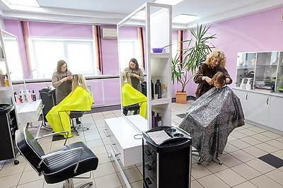 "Ценовой фактор - решающий". Как в полоцком доме быта сохраняют популярные у населения услуги