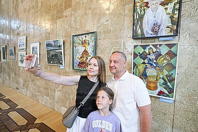 Презентация выставки "Цвет. Ритм. Образ" прошла на фестивале в Витебске