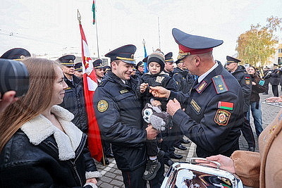 Парад, открытие здания, ключи - новоселам. В Гродно отметили День образования подразделений охраны
