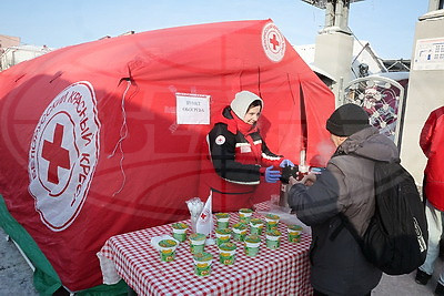 Теплая забота в мороз: волонтеры Красного Креста помогли более 3 тыс. человек в Могилевской области