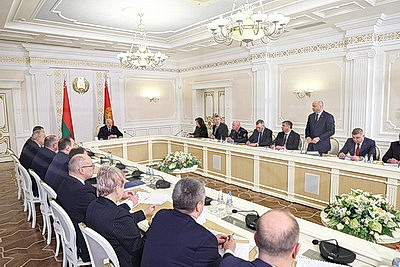 Лукашенко о перспективах Витебской области: нужен пошаговый антикризисный план