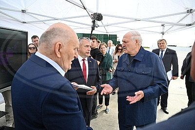 Фермерские хозяйства - в центре внимания. Лукашенко совершил рабочую поездку в Житковичский район