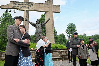 В мемориальном комплексе "Шуневка" прошел митинг-реквием к 83-й годовщине трагедии