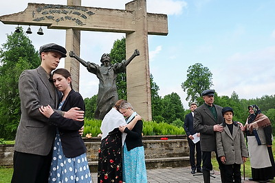 В мемориальном комплексе "Шуневка" прошел митинг-реквием к 83-й годовщине трагедии