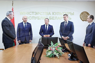 Снопков представил нового министра культуры коллективу ведомства