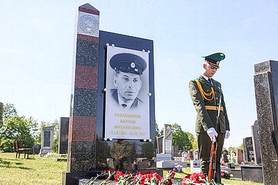 Обновленный памятник легендарному пограничнику Варламу Кублашвили открыли в Бресте