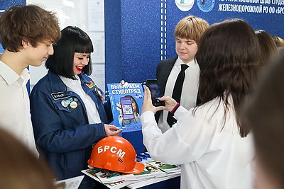 Вакансии к лету. Гомельчане присоединились к промопроекту "Выбираем студотряд!"