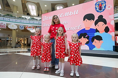 "Счастье вдвойне": фестиваль близнецов и двойняшек прошел в Минске